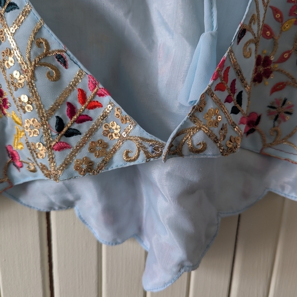 Embroidered Floral Cropped Tank Top Open Back Light Blue Size L - Picture 4 of 6